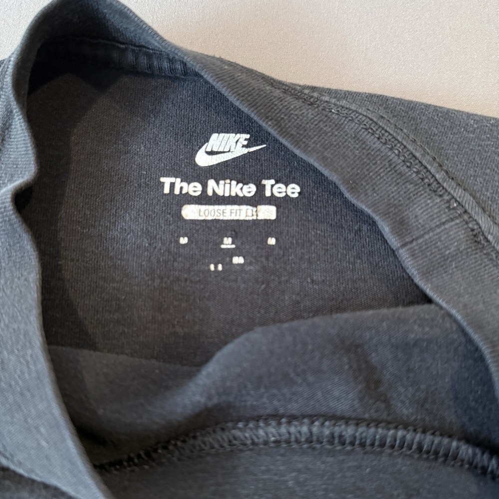 Nike To The Light Graphic T-Shirt Men's Medium Black Loose Fit 100% Cotton - Picture 3 of 9